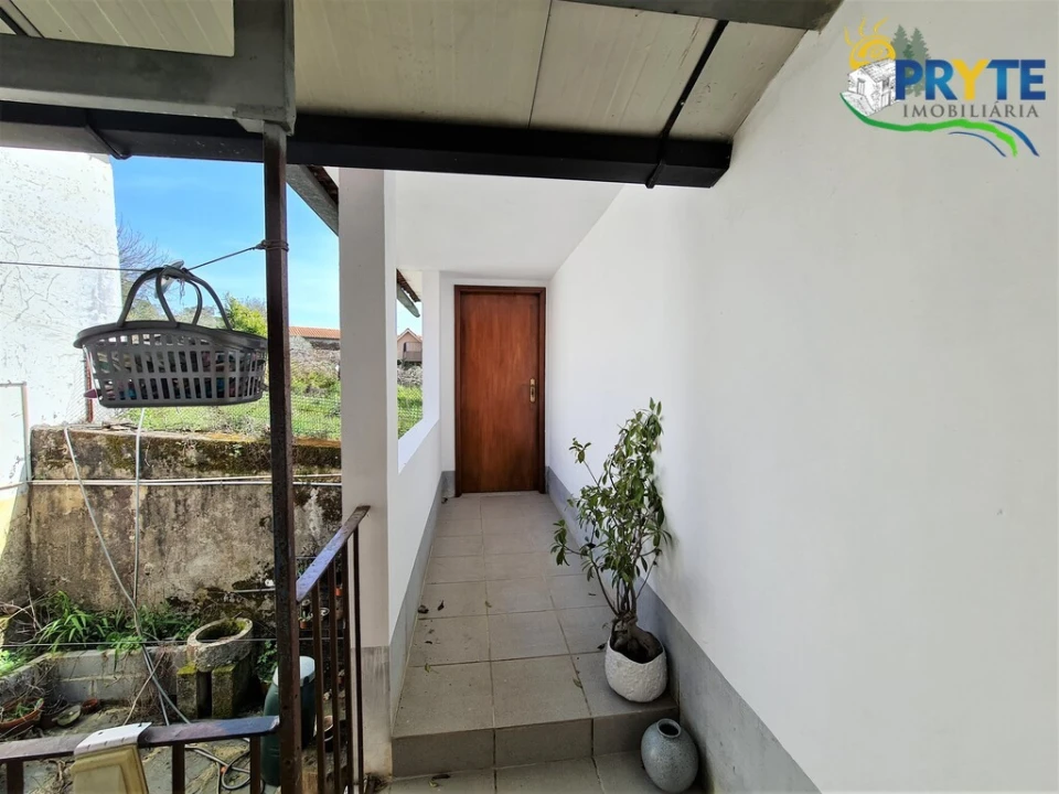 Moradia T4 para Venda em Alvares Foto 25