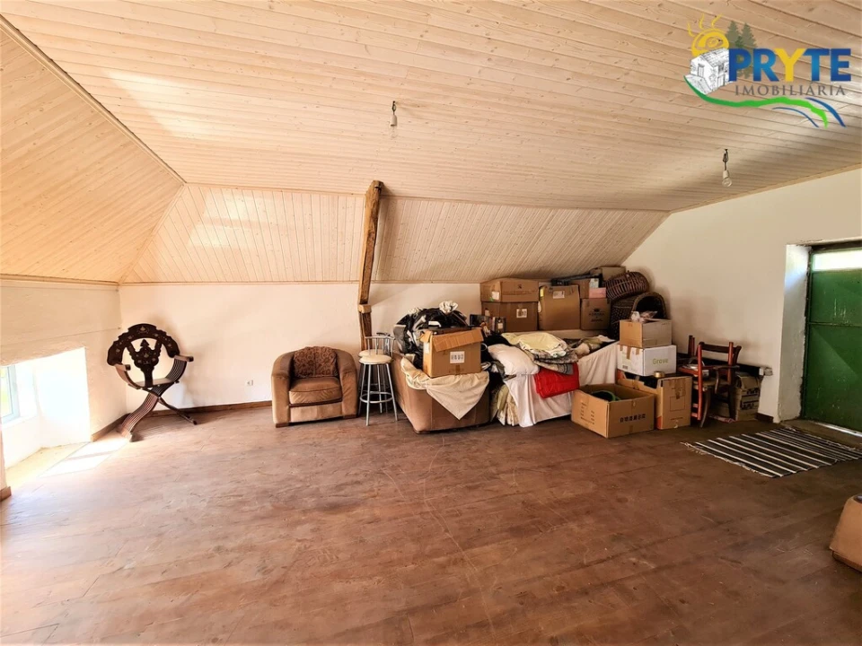 Moradia T4 para Venda em Alvares Foto 38