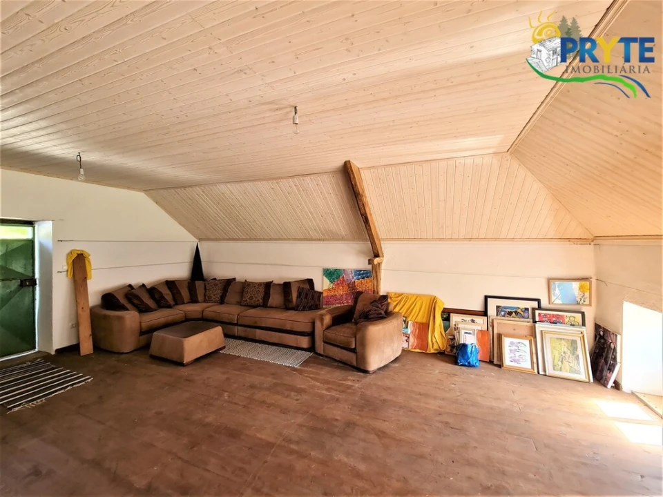 Moradia T4 para Venda em Alvares Foto 39