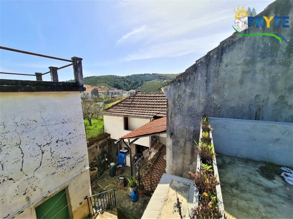 Moradia T4 para Venda em Alvares Foto 41