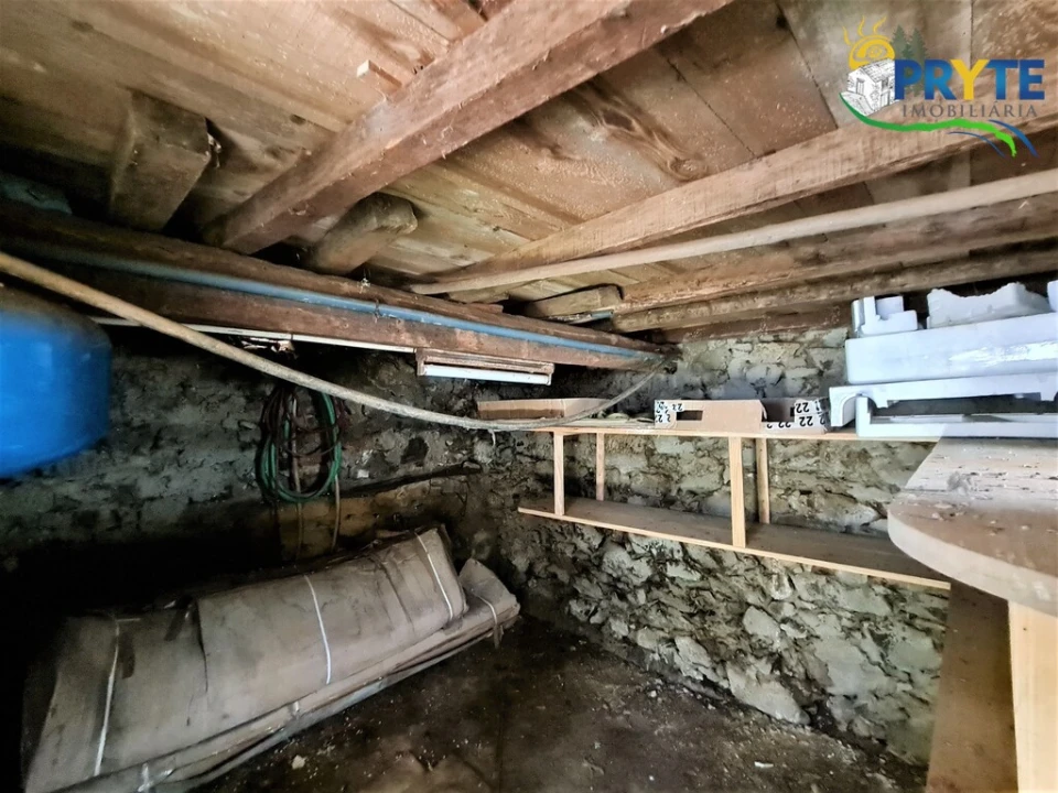 Moradia T4 para Venda em Alvares Foto 45