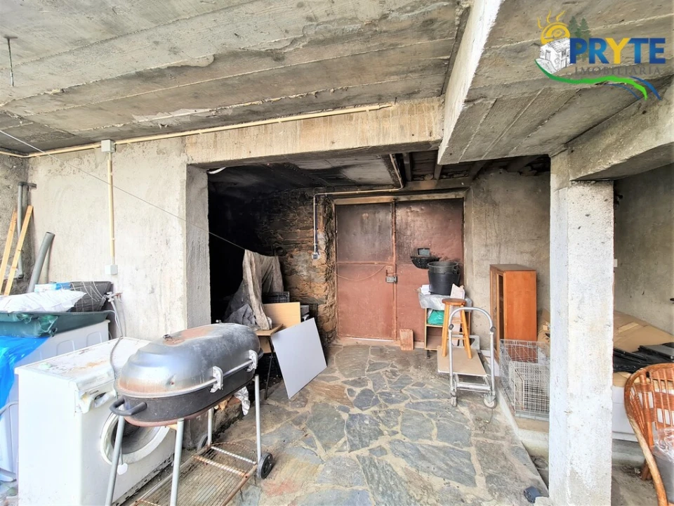 Moradia T4 para Venda em Alvares Foto 49