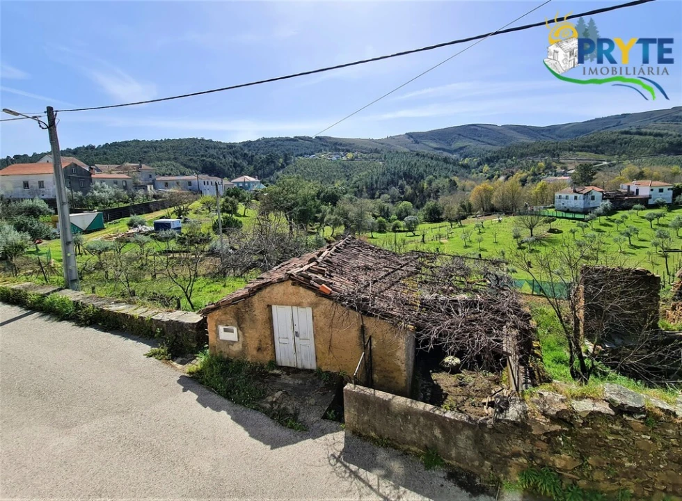 Moradia T4 para Venda em Alvares Foto 53