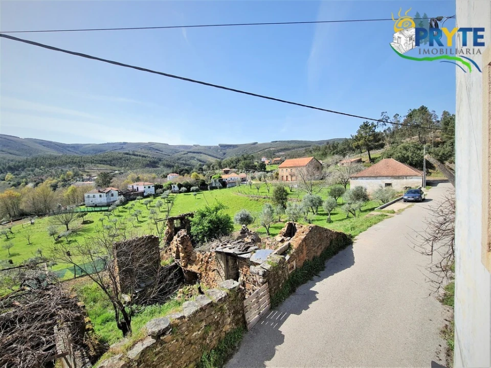 Moradia T4 para Venda em Alvares Foto 55