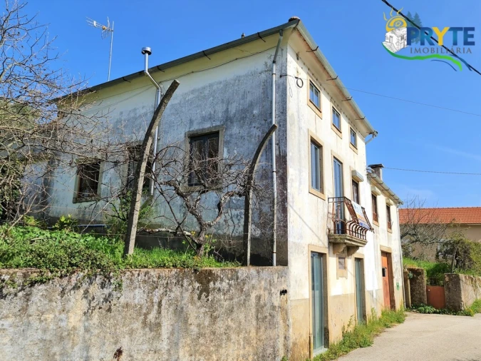 Moradia T4 para Venda em Alvares Foto 2