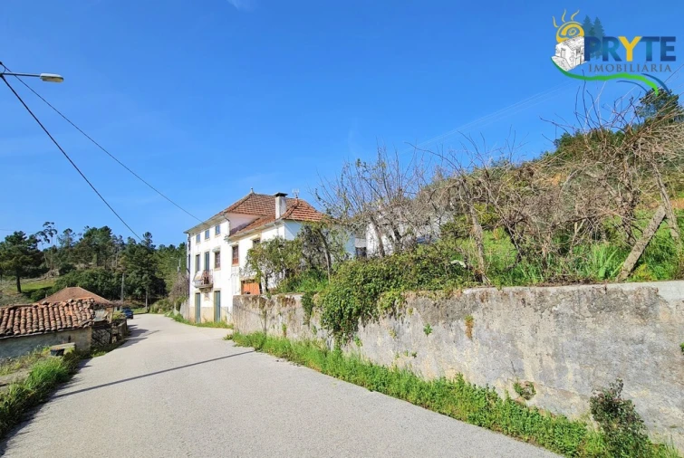 Moradia T4 para Venda em Alvares Foto 4