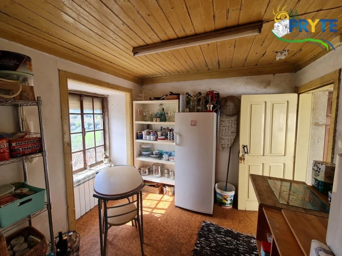 Moradia T4 para Venda em Alvares Foto 18