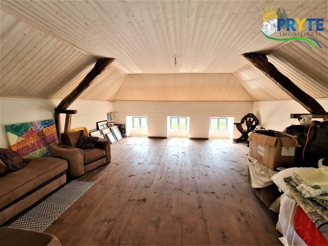 Moradia T4 para Venda em Alvares Foto 36