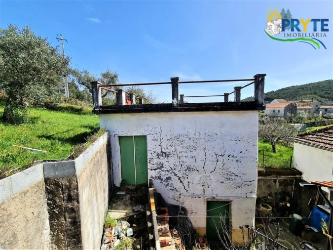 Moradia T4 para Venda em Alvares Foto 42