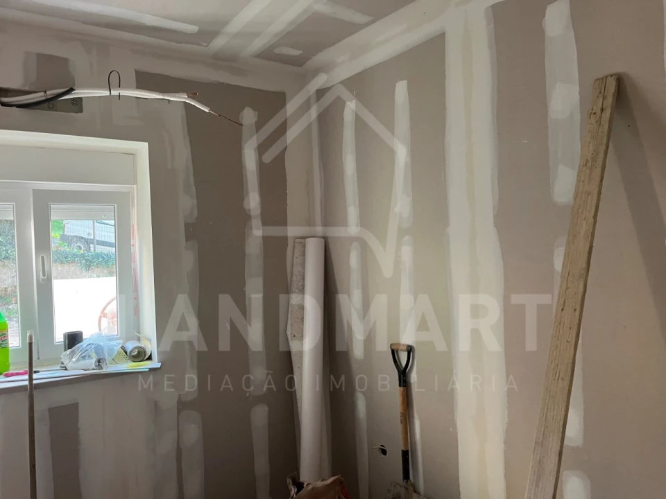 Moradia T3 para Venda em Turquel Foto 6