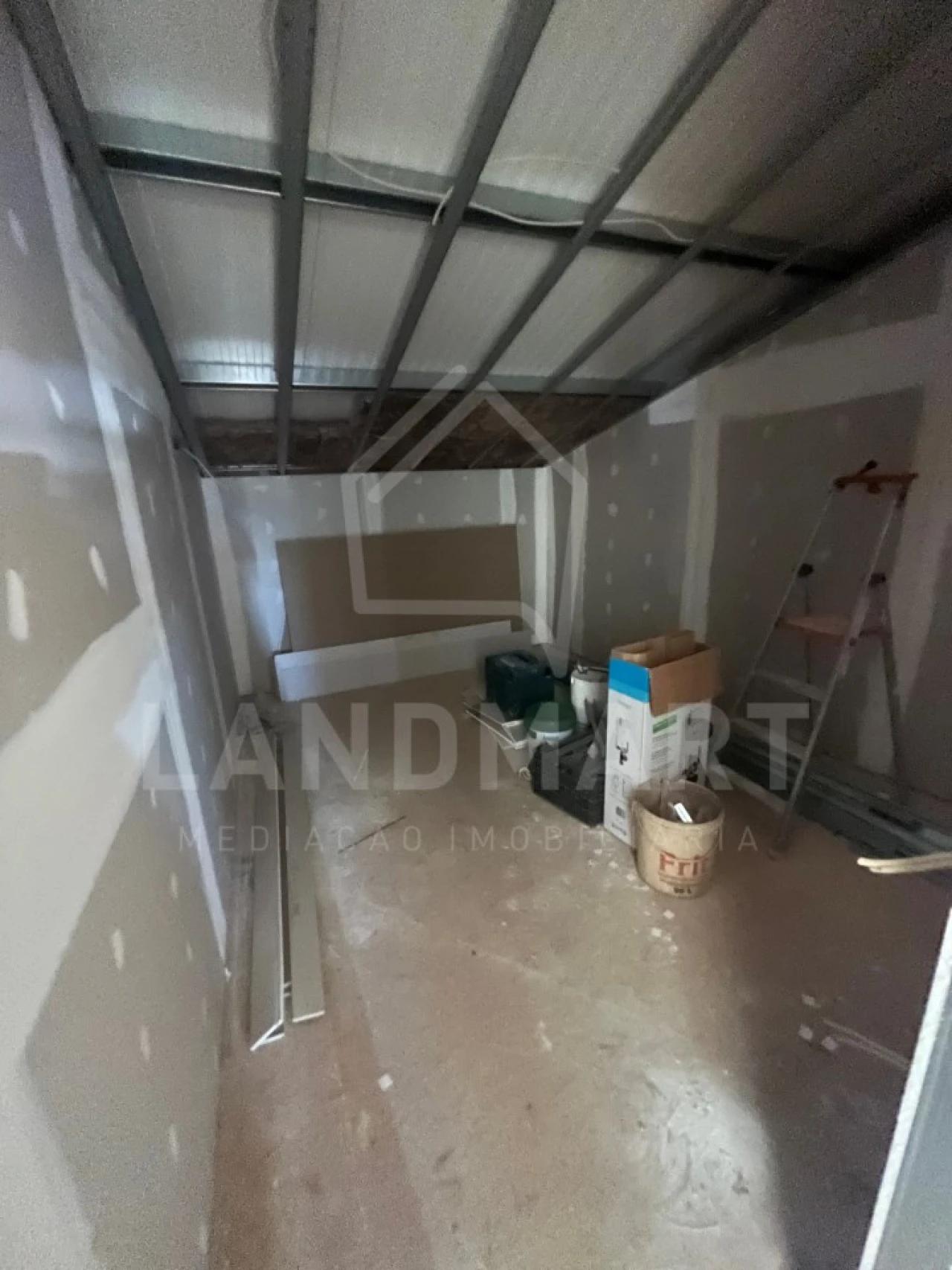 Moradia T3 para Venda em Turquel Foto 16