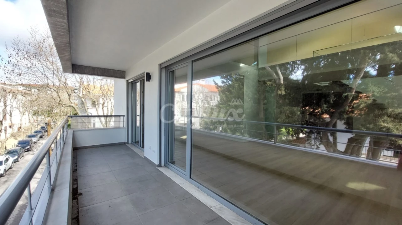 Apartamento T3 para Venda em Carcavelos e Parede Foto 1