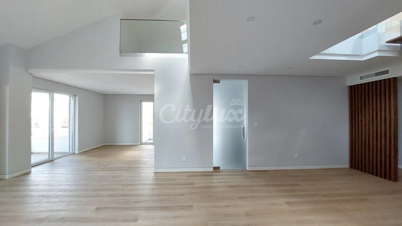 Apartamento T3 para Venda em Carcavelos e Parede Foto 6