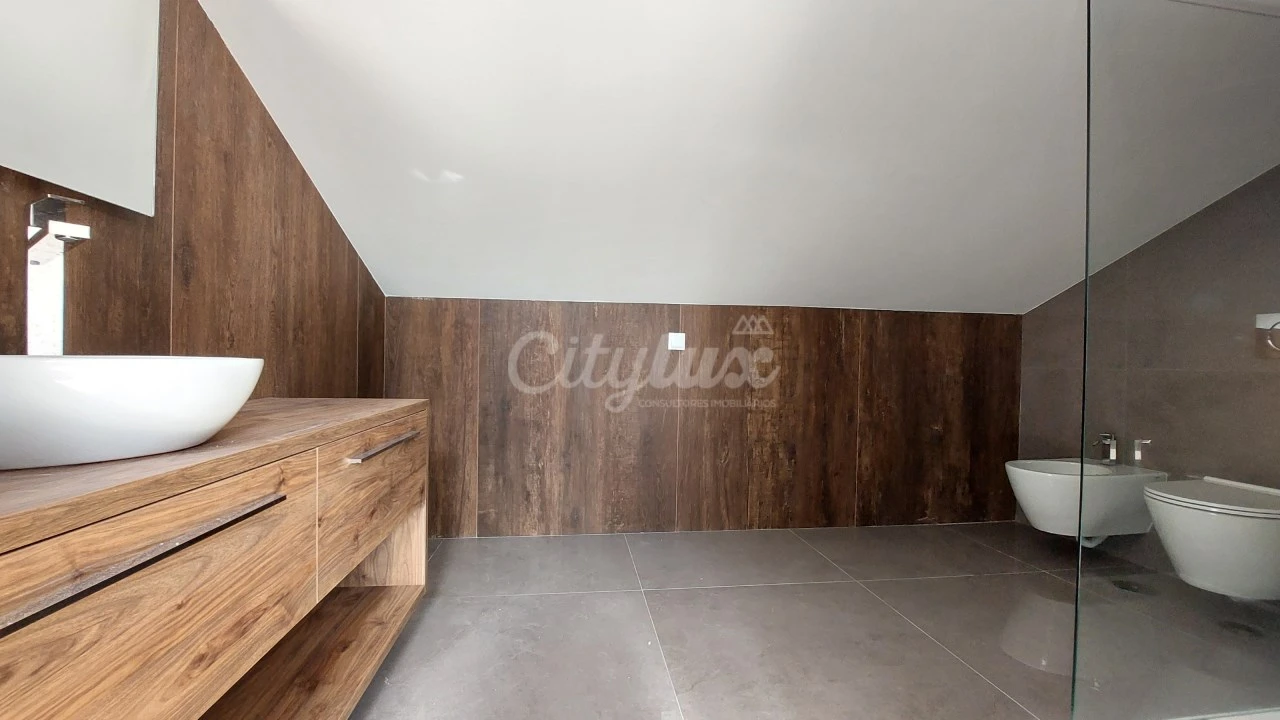 Apartamento T3 para Venda em Carcavelos e Parede Foto 19