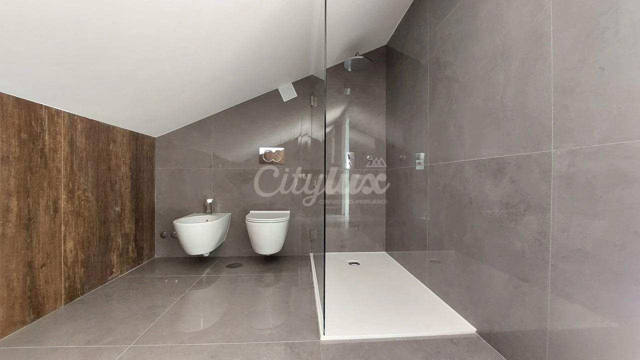 Apartamento T3 para Venda em Carcavelos e Parede Foto 20