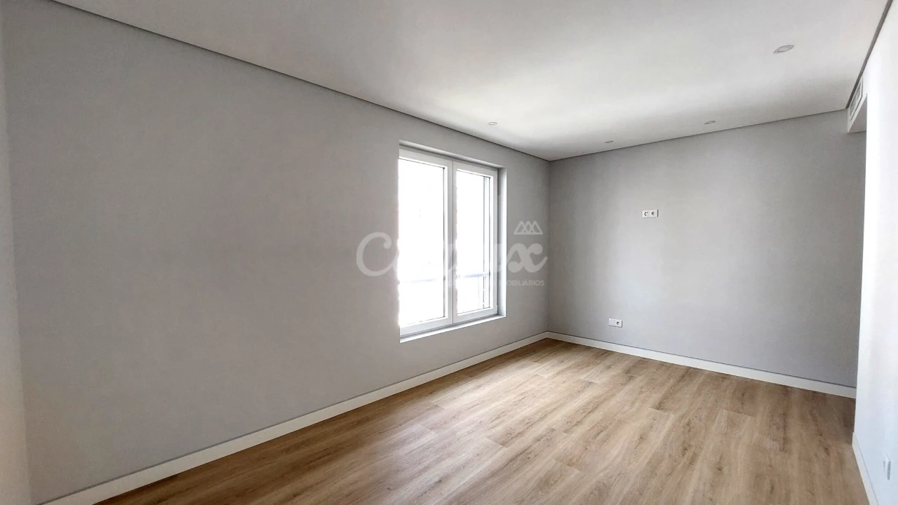 Apartamento T3 para Venda em Carcavelos e Parede Foto 22