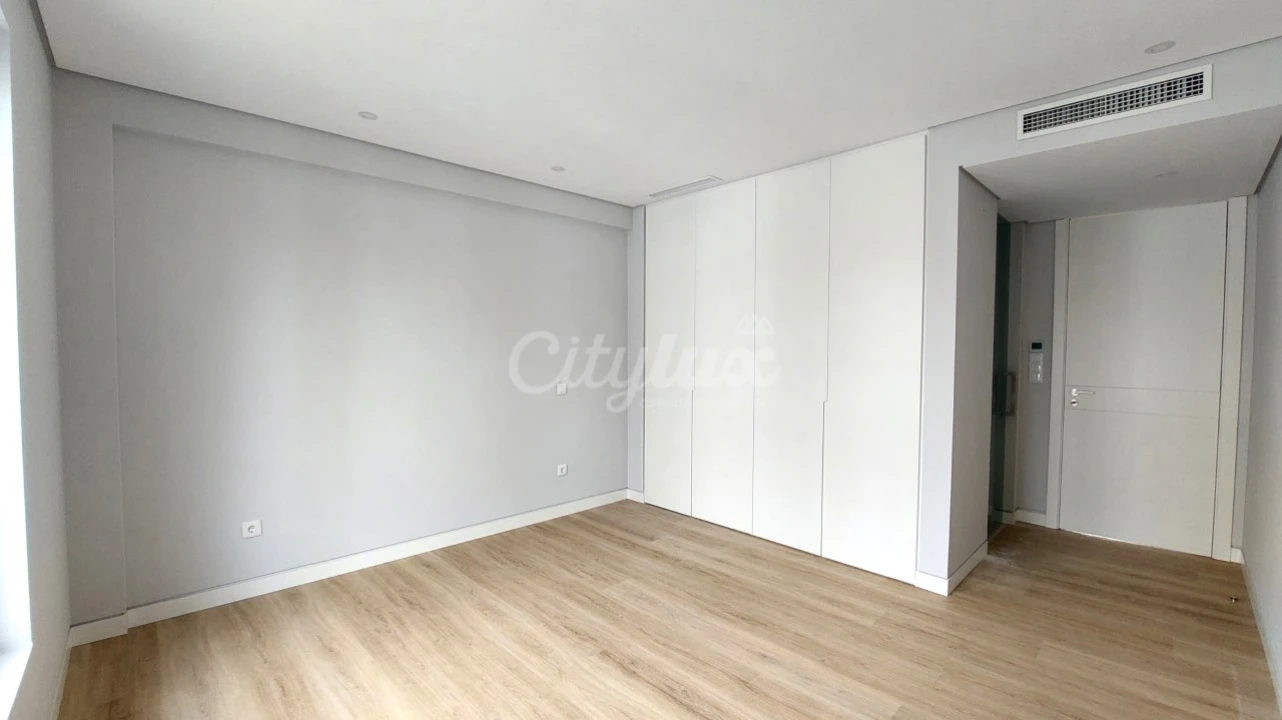 Apartamento T3 para Venda em Carcavelos e Parede Foto 29