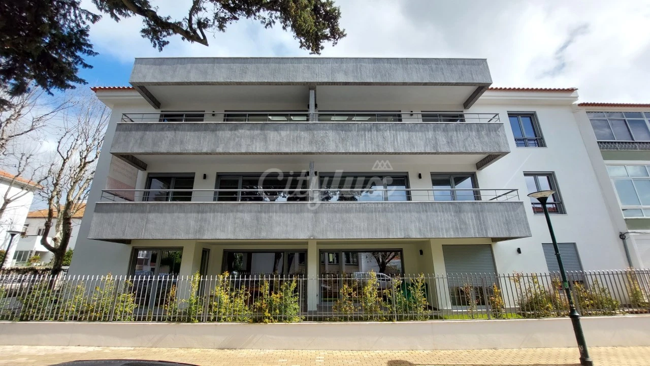 Apartamento T3 para Venda em Carcavelos e Parede Foto 40