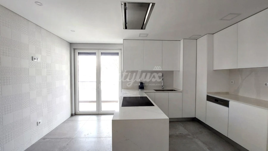 Apartamento T3 para Venda em Carcavelos e Parede Foto 7