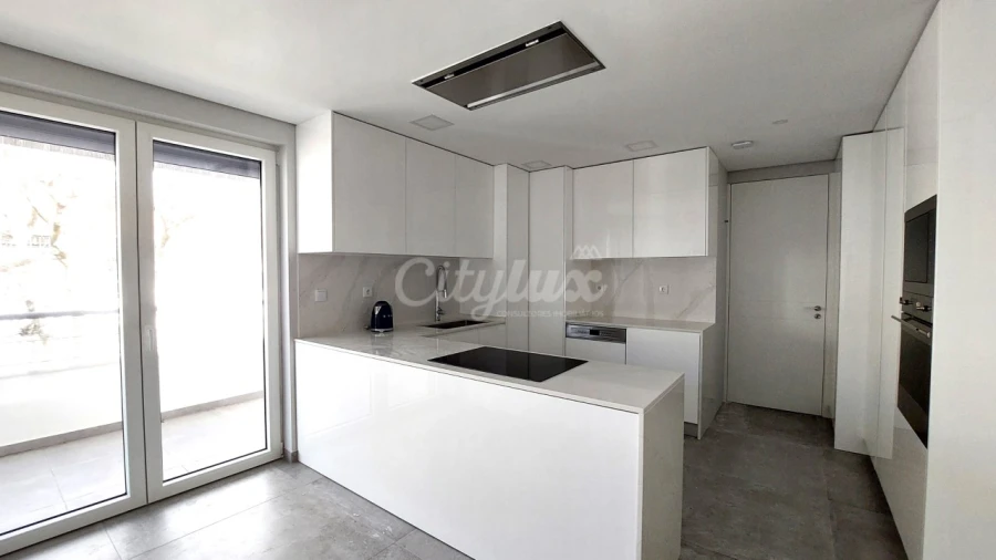 Apartamento T3 para Venda em Carcavelos e Parede Foto 8