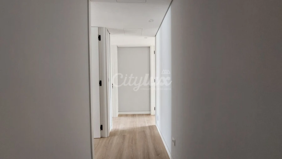 Apartamento T3 para Venda em Carcavelos e Parede Foto 21