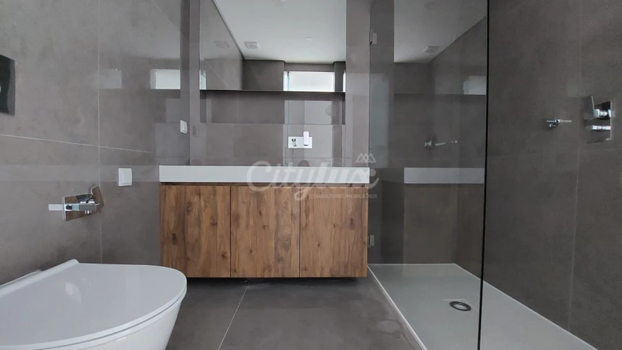 Apartamento T3 para Venda em Carcavelos e Parede Foto 26