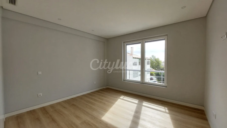 Apartamento T3 para Venda em Carcavelos e Parede Foto 31