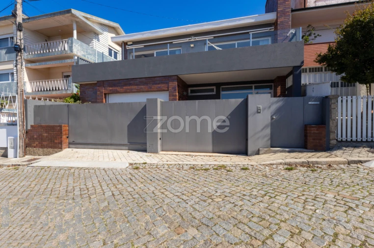 Moradia T4 para Venda em Mafamude e Vilar do Paraíso Foto 50