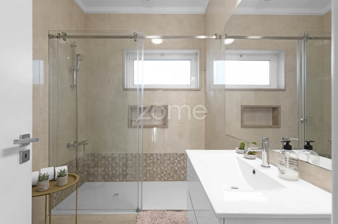 Moradia T4 para Venda em Mafamude e Vilar do Paraíso Foto 32