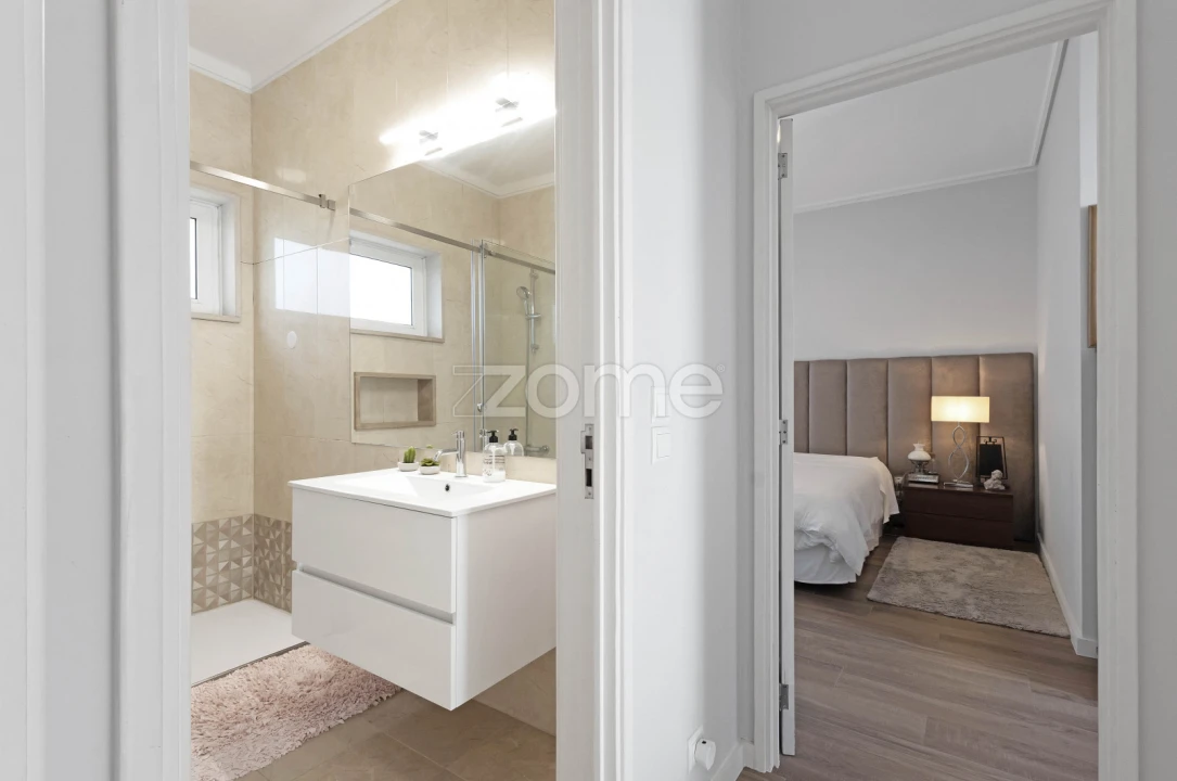 Moradia T4 para Venda em Mafamude e Vilar do Paraíso Foto 33