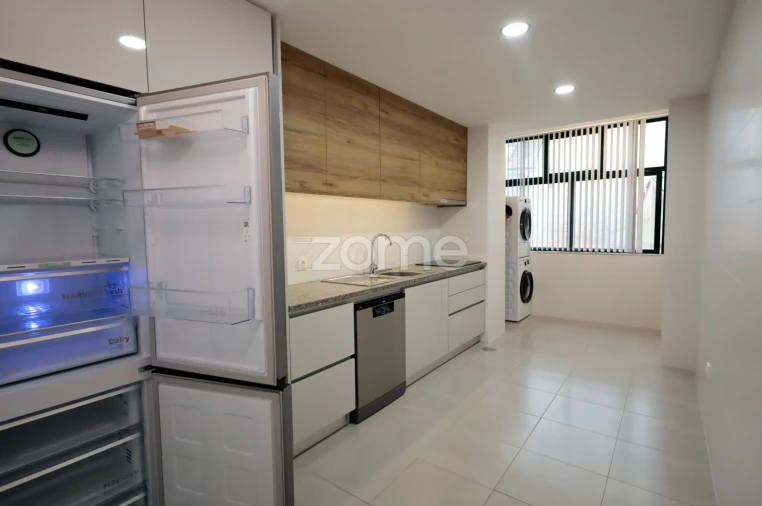 Apartamento T2 para Arrendamento em Mafamude e Vilar do Paraíso Foto 2