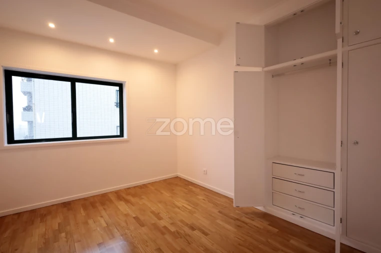 Apartamento T2 para Arrendamento em Mafamude e Vilar do Paraíso Foto 13