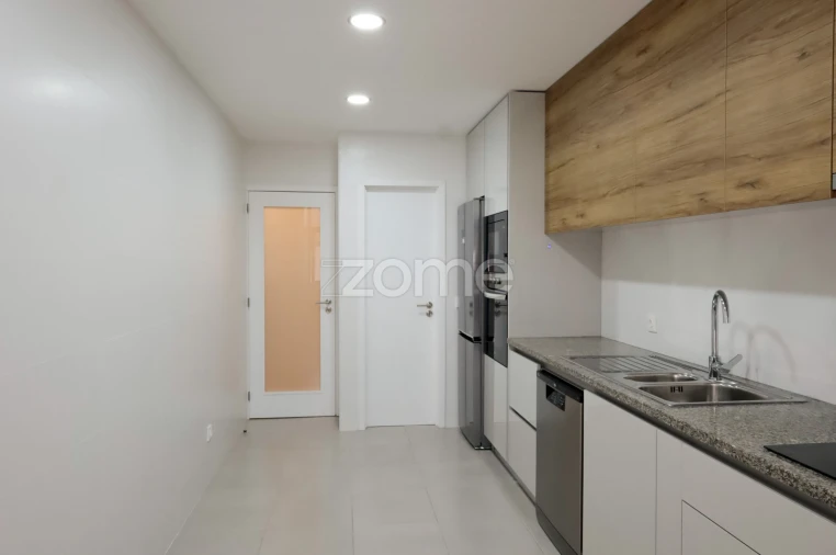 Apartamento T2 para Arrendamento em Mafamude e Vilar do Paraíso Foto 3