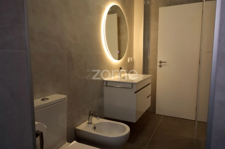 Apartamento T2 para Arrendamento em Mafamude e Vilar do Paraíso Foto 19