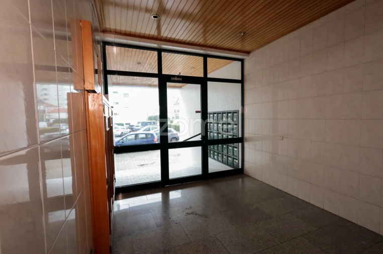 Apartamento T2 para Arrendamento em Mafamude e Vilar do Paraíso Foto 25