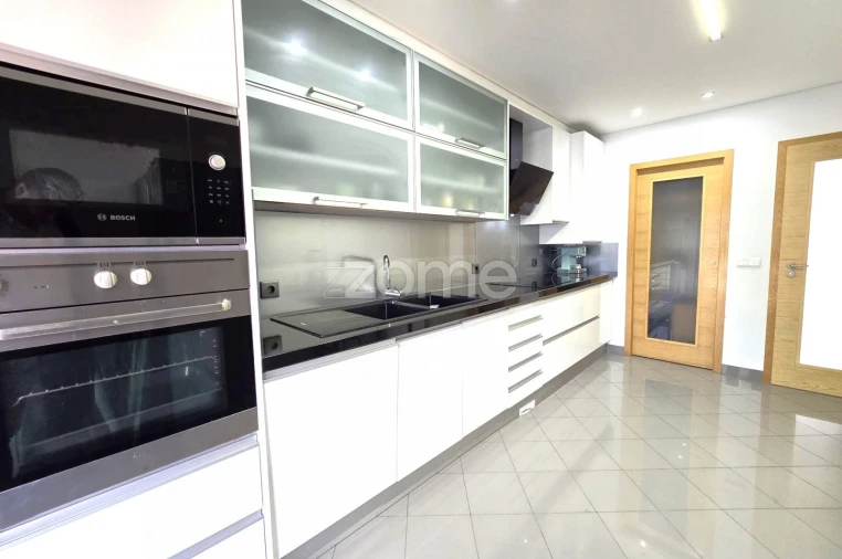 Apartamento T3 para Arrendamento em Leiria, Pousos, Barreira e Cortes Foto 8