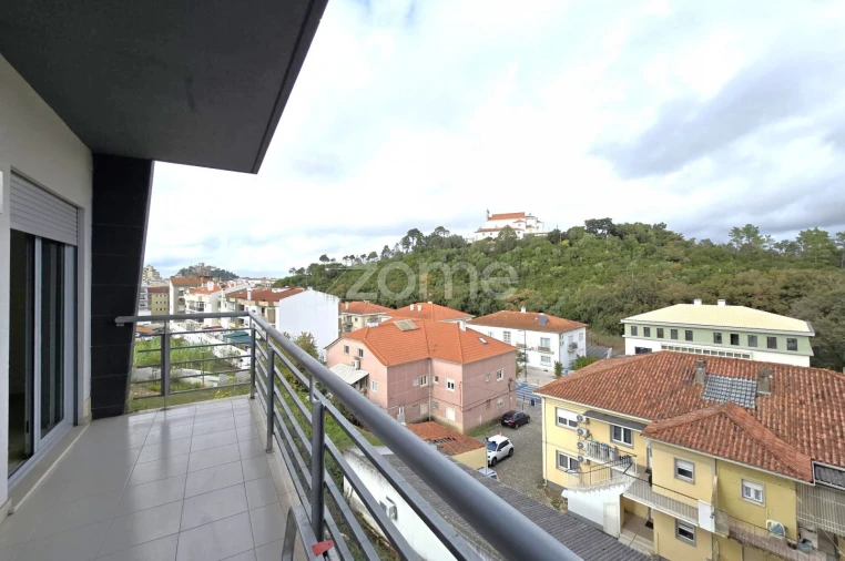 Apartamento T3 para Arrendamento em Leiria, Pousos, Barreira e Cortes Foto 16
