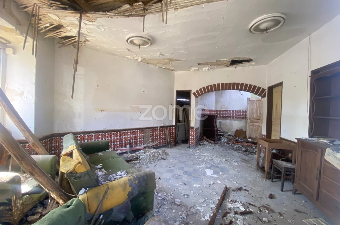 Prédio para Venda em Alcobaça e Vestiaria Foto 5