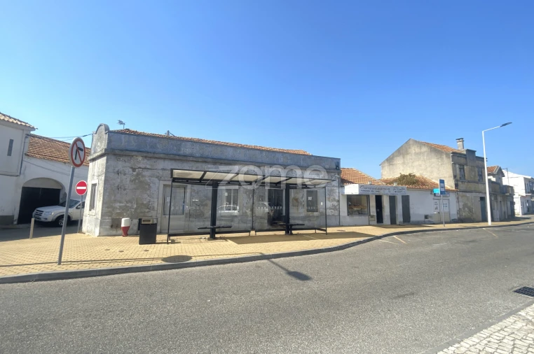 Prédio para Venda em Alcobaça e Vestiaria Foto 3