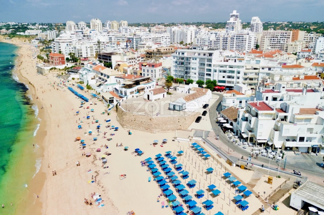 Terreno Comércio / Armazém para Venda em Armação de Pera Foto 11