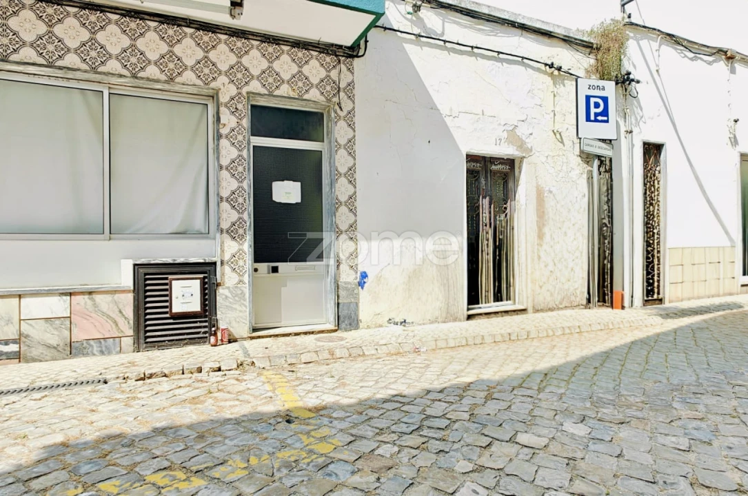 Terreno Comércio / Armazém para Venda em Armação de Pera Foto 2