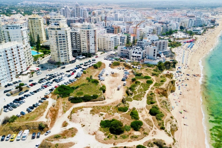 Terreno Comércio / Armazém para Venda em Armação de Pera Foto 13