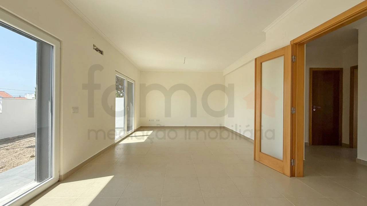 Moradia T3 para Arrendamento em Silveira Foto 23