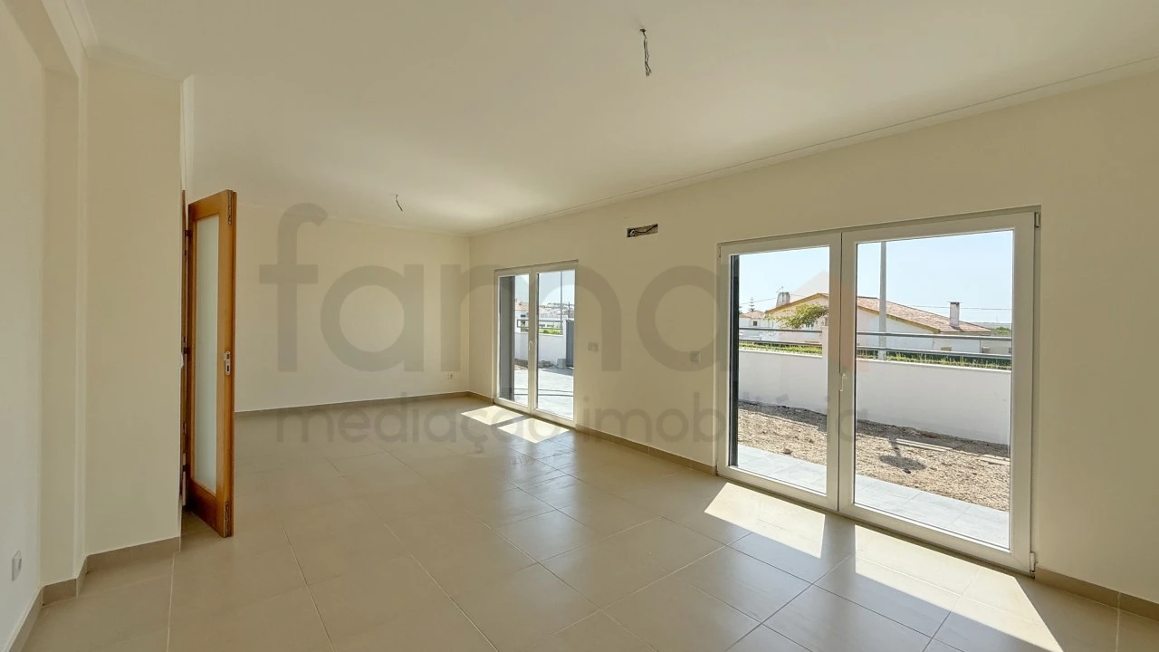 Moradia T3 para Arrendamento em Silveira Foto 24