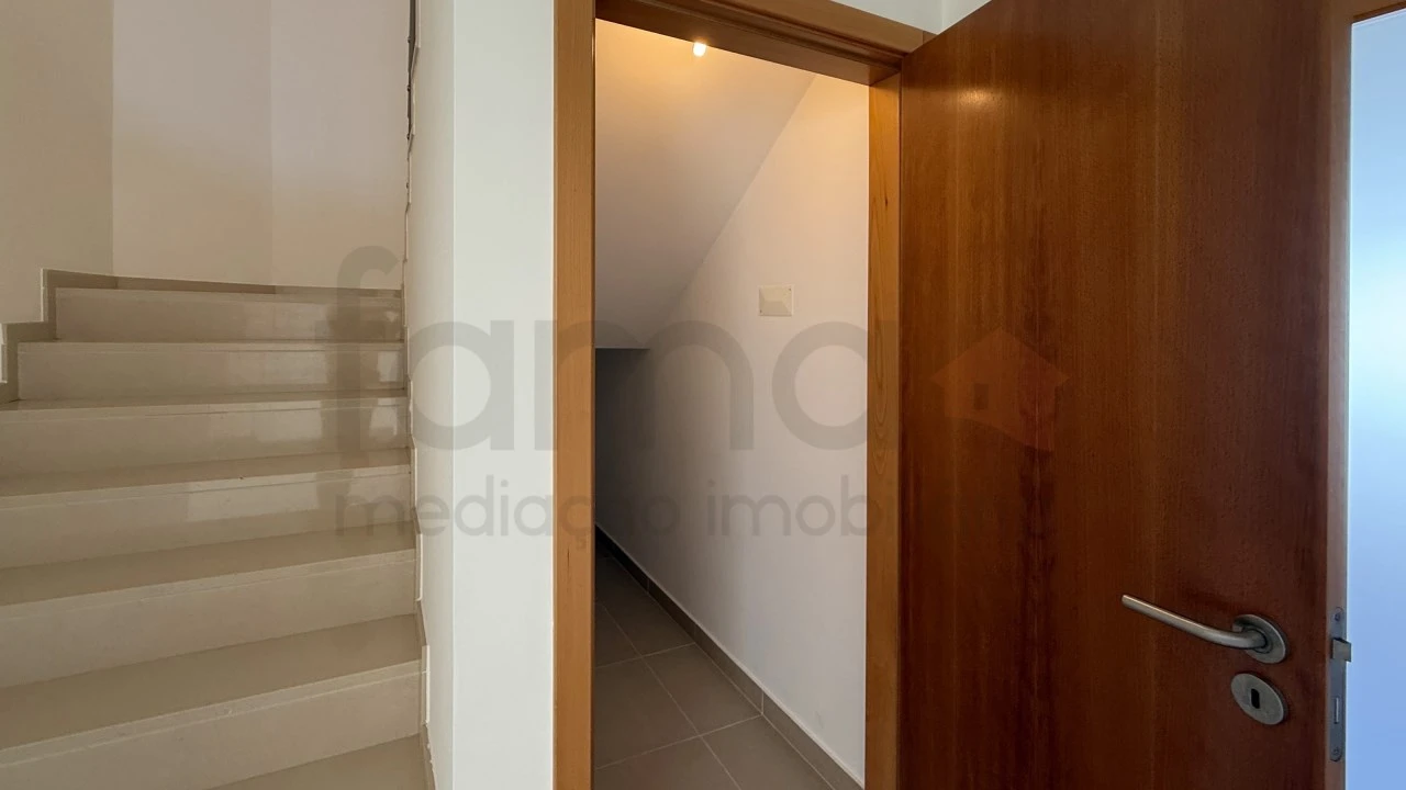 Moradia T3 para Arrendamento em Silveira Foto 26