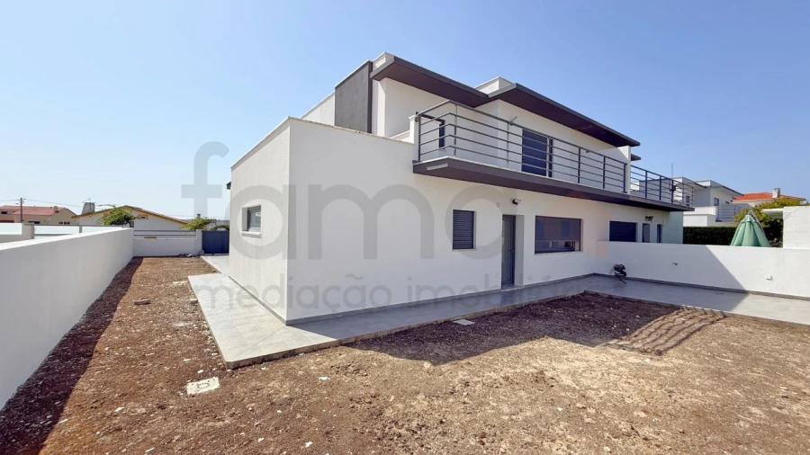 Moradia T3 para Arrendamento em Silveira Foto 6