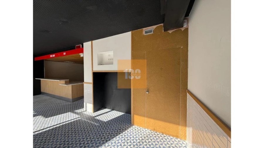 Negócio para Venda em Cedofeita, Santo Ildefonso, Sé, Miragaia, São Nicolau e Vitória Foto 4