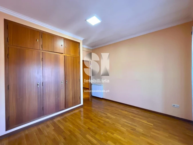 Moradia T4 para Venda em Nossa Senhora da Conceição, São Pedro e São Dinis Foto 17