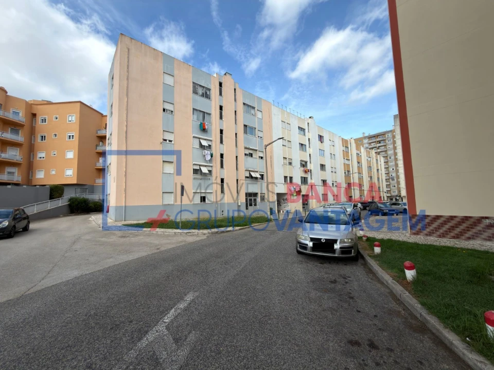Apartamento T3 para Venda em Carregado e Cadafais Foto 12