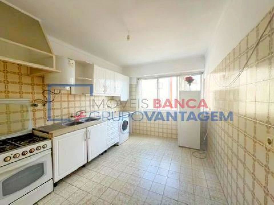 Apartamento T3 para Venda em Carregado e Cadafais Foto 17